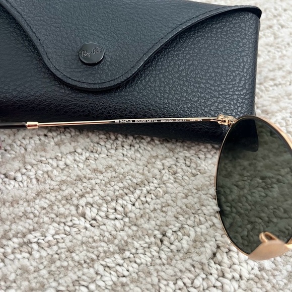 Ray-Ban Gold Frame Sunglasses with Black Case - Picture 2 of 13